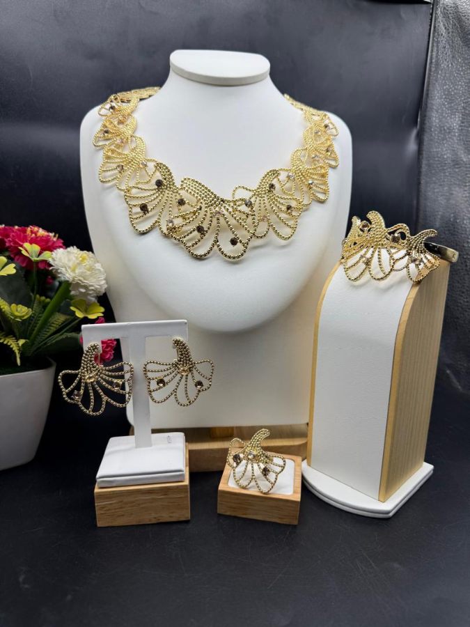 athens-gold-dots-jewelry-set