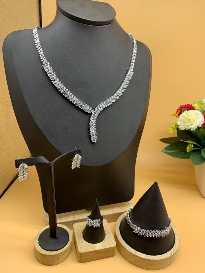 highbrand-jewelry-set