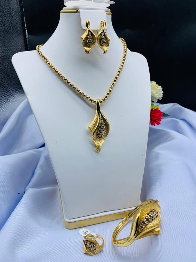 gold-french-jewelry-set-gf001