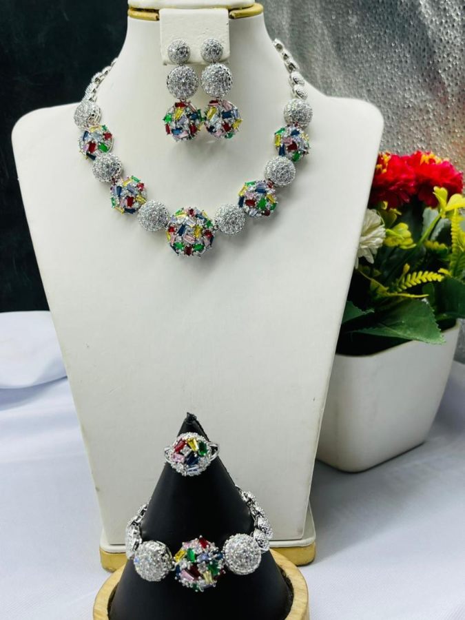 round-zirconia-jewelry-set